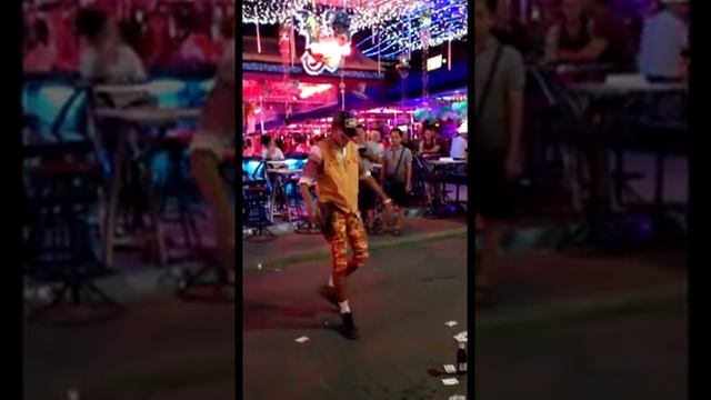 Walking street смотреть онлайн