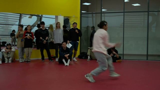 DANCE FIRST STYLE SECOND | HIP HOP| KAMA VS SASHA 1/8 смотреть онлайн