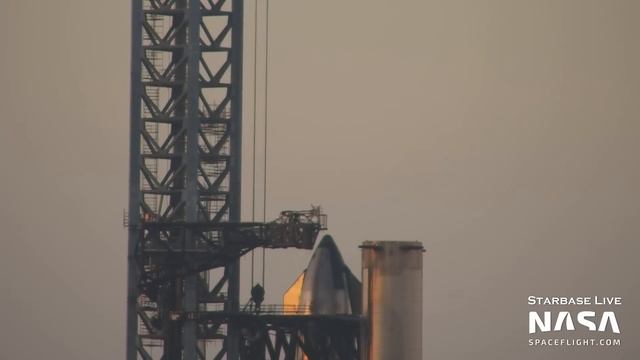 Ship 24 Stacked Onto Booster 7 | SpaceX Boca Chica смотреть онлайн