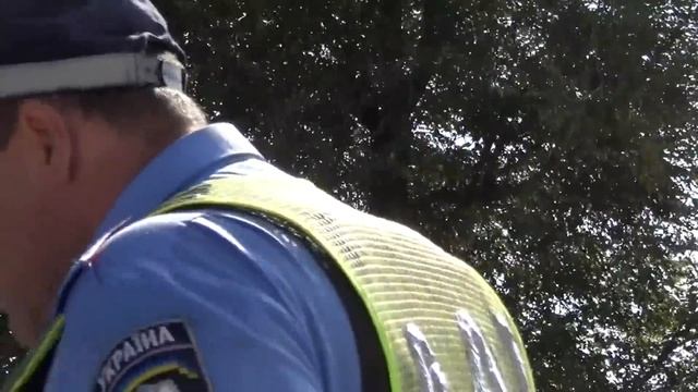 ГАИшник хотел развести на скорость. смотреть онлайн