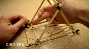 Как сделать Игрушку катапульту Мини Катапульта своими руками