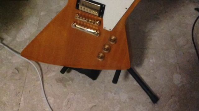 Epiphone 1958 Korina Explorer смотреть онлайн