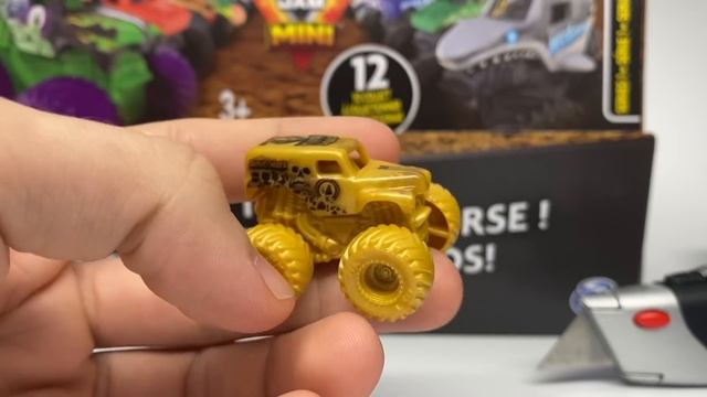 SPIN MASTER MONSTER JAM MINI | SERIES 1 | 2021 смотреть онлайн