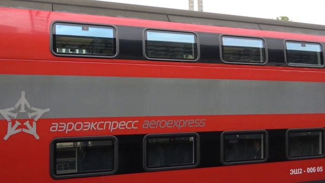 Двухэтажный электропоезд ЭШ2-006 отправляется с Белорусского вокзала смотреть онлайн