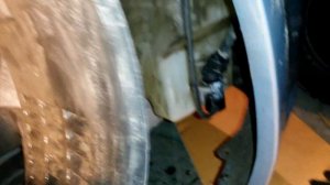 Где находится бачок и насос омывателя стекла Hyundai accent