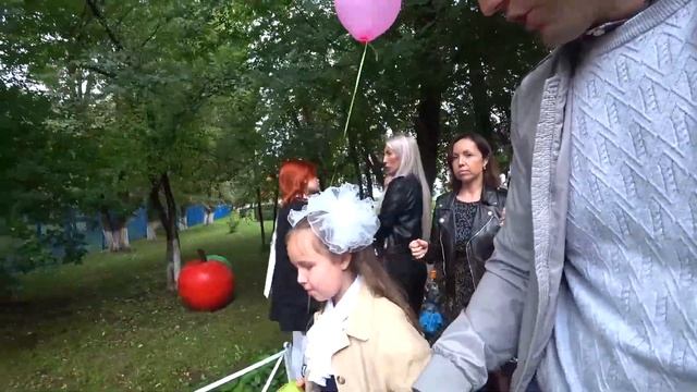 Карина в первый класс, 1 сентября смотреть онлайн