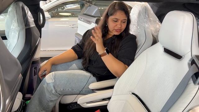 HiPhi X is the car from FUTURE! смотреть онлайн