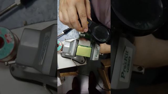 Ingenico IWL250 Replacing Faulty Charging Slot смотреть онлайн