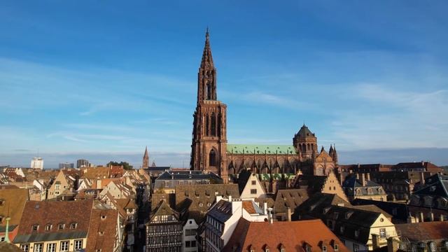 Cathedral Notre Dame de Strasbourg (4K drone video, sunrise) смотреть онлайн