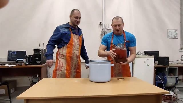 Оригинальное поздравление коллег с 8 марта от мужчин Ньютон-Электро смотреть онлайн