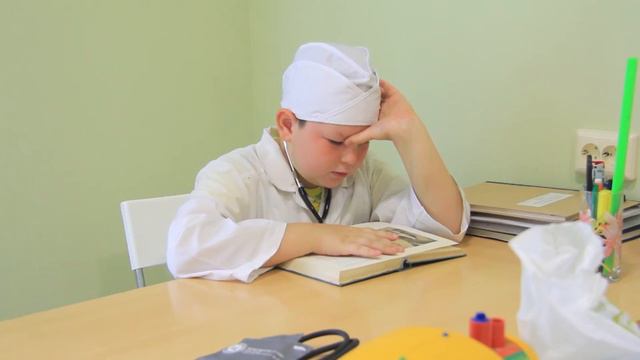 Нечайка. 3 смена. Кино одного актёра. 6 отряд (Шесть кадров) смотреть онлайн