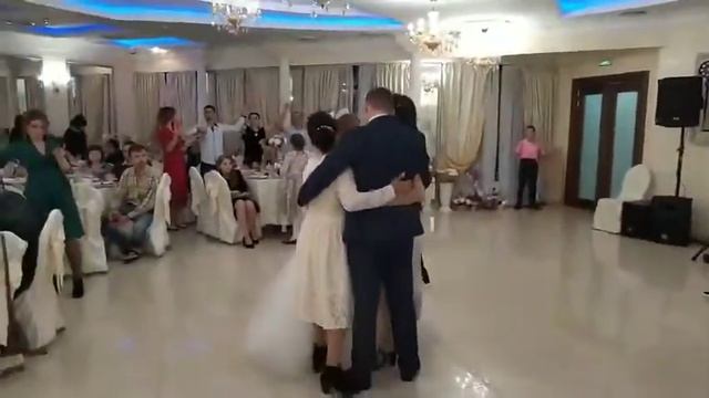 Свадьба моего сына Александра. Танец с родителями. Тирасполь 27.10. 2019 г. смотреть онлайн