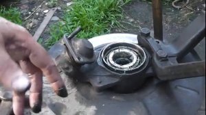 Нива 2131. Развалился подшипник передней ступицы.