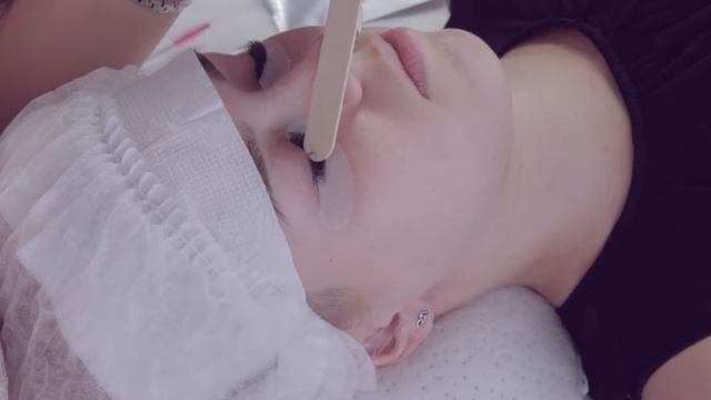 Коррекция наращиваний с помощью жидкого ремувера