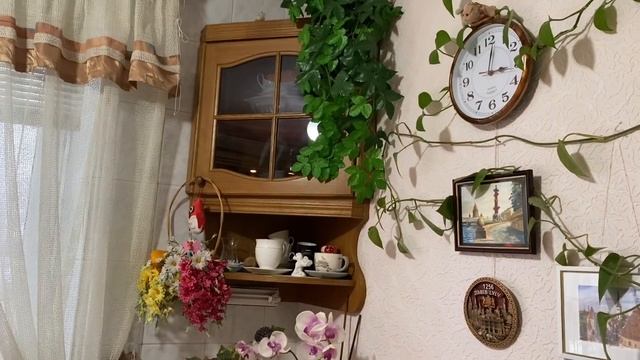 НАС ЗАСЫПАЛО СНЕГОМ, КУПИЛИ ВКУСНЯШЕК И САЛО В ШОКОЛАДЕ | Arina Belaja смотреть онлайн