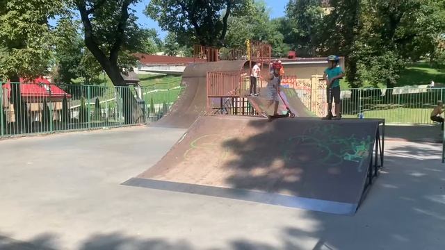 Самокат Globber Stunt GS 360 смотреть онлайн