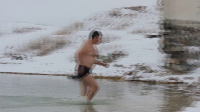 Омовение на Крещение, Скалистое, 19 января 2012г. смотреть онлайн