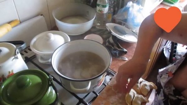 Cherry dumplings are delicious food/Вкусные вареники с Вишней