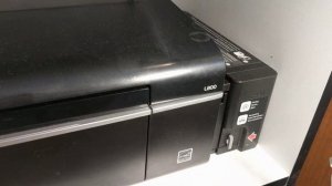 Epson L800. Замятие бумаги, откройте крышку и удалите бумагу. Чистка датчика замятия бумаги.