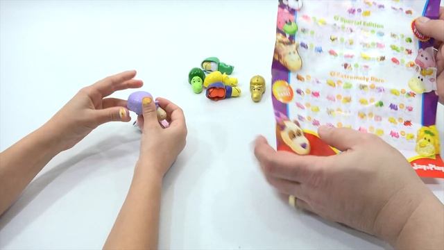 Flip A Zoo Series 1 Mini Figures - The Toy That Flips For you! смотреть онлайн