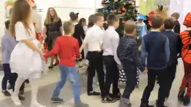 Замела метелица город мой... смотреть онлайн