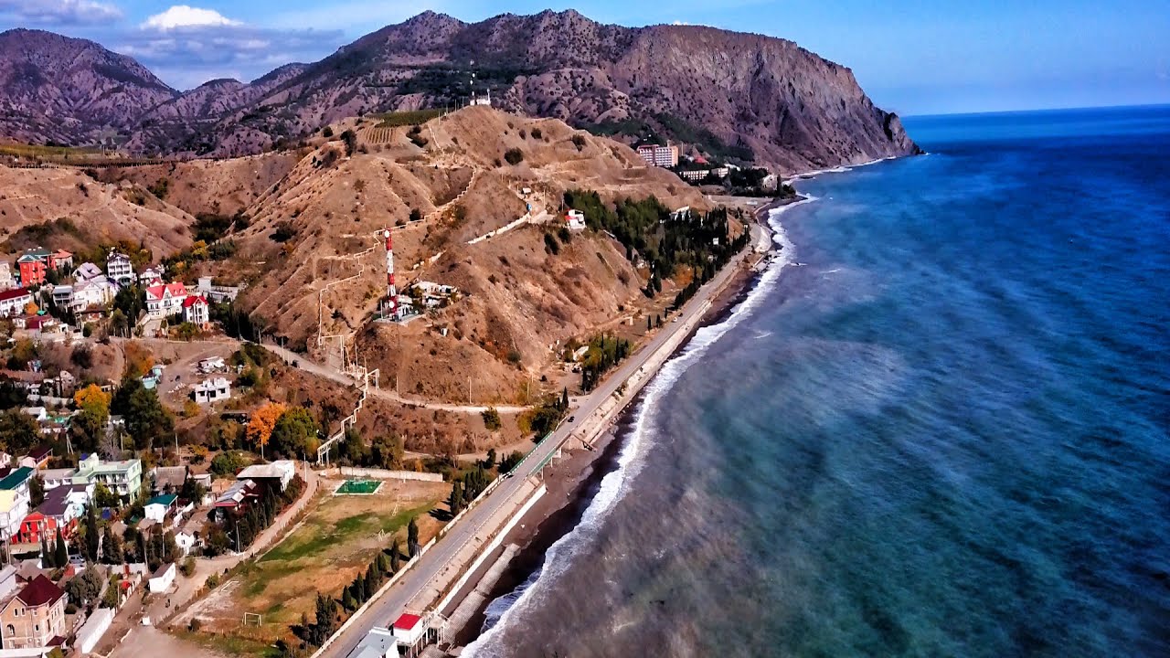 КРЫМ СЕГОДНЯ - Отдыхающие купаются на ПЛЯЖАХ. ПОГОДА в Алуште. Бархатный Сезон 2021. смотреть онлайн