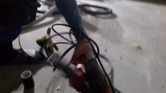 Демонтаж верхнего слоя бетона и полусухой стяжки на глубину 11-25мм, при помощи HILTI. Новосибирск смотреть онлайн