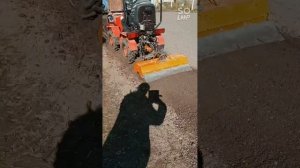 работа почвофрезой на тракторе МТЗ 132Н