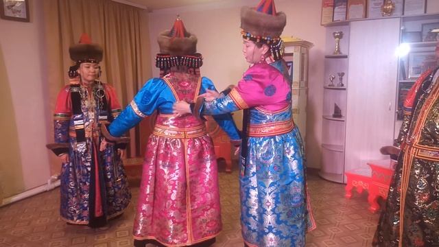 Народный фольклорный ансамбль «Тоонто» (Россия, Республика Бурятия, г. Улан-Удэ).