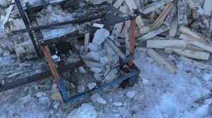 Конусный дровокол  с двигателем от мотоблока в работе