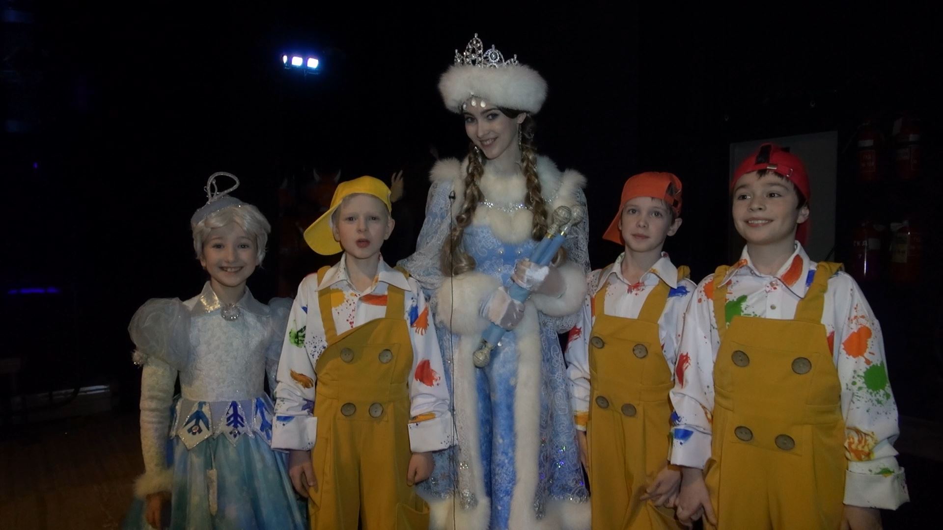 Закулисье Кремлёвской ёлки, Ансамбль Локтева. Behind the scenes of the Kremlin tree, Loktev Ensemble смотреть онлайн