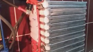 Аккумуляторы (Li-ion) от Nissan Leaf в ветро-солнечной электростанции.