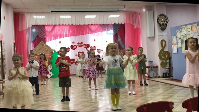 День матери,поздравления от деток Детского сада Светлячок, группа «Зайчики» 24.11.2022 смотреть онлайн