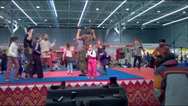 Игры с детьми на Пермской Ярмарке смотреть онлайн