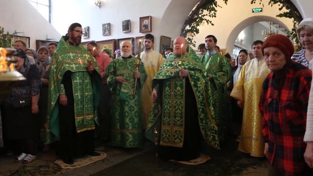 Величание на вечерне в праздник Святой Троицы, 3 июня 2017г. смотреть онлайн