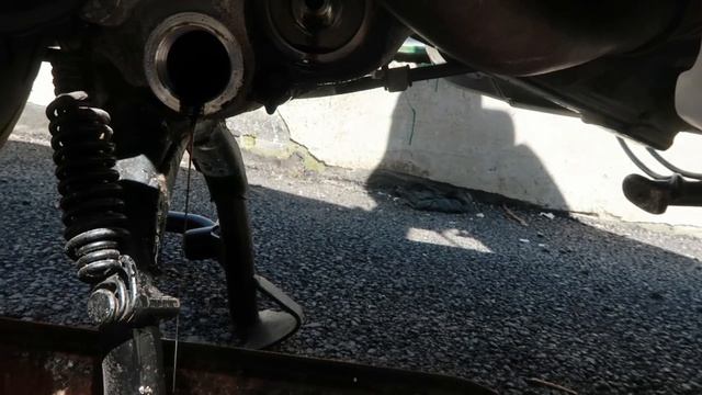 Vespa GTS 300 HPE Oil Change For 10 Minute