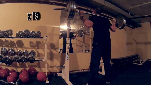 Приседания 100 кг на 32 раза смотреть онлайн