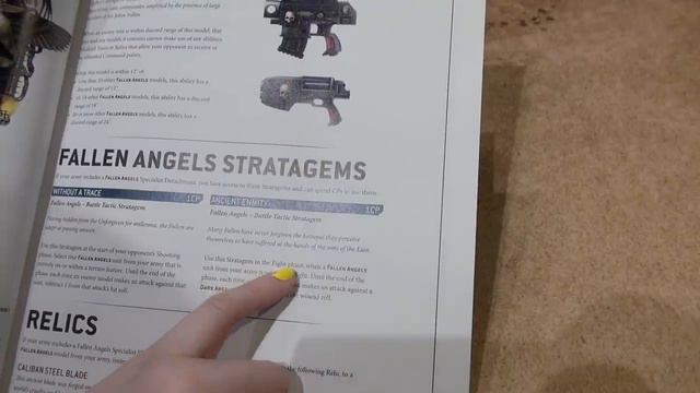 Enjoying the Free Cards in the White Dwarf - Issue 464 смотреть онлайн