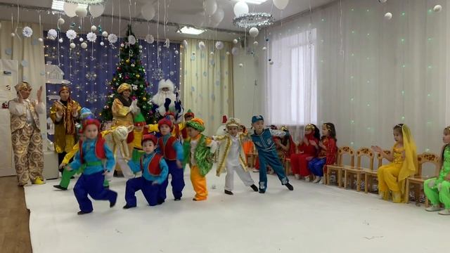 Турецкий танец на новый год в детском садике