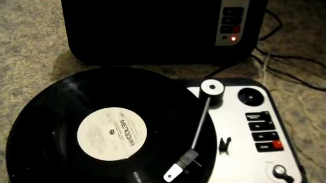 Мой портативный проигрыватель (Лидер) / My Portable LP Player (humbly Called Leader).