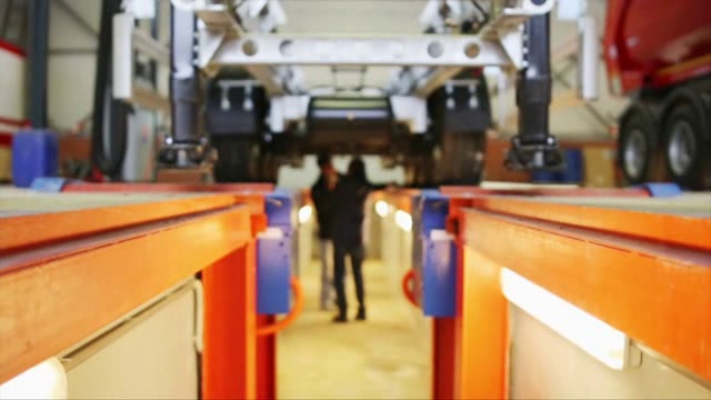 Kaessbohrer_Tula_Trailer_R