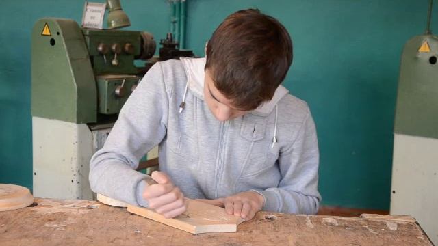 Творческий проект «Универсальная подставка для цветов» смотреть онлайн