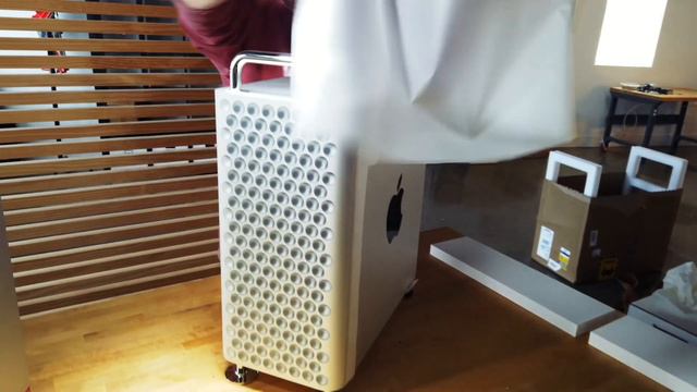 Apple 2019 Mac Pro Unboxing! смотреть онлайн