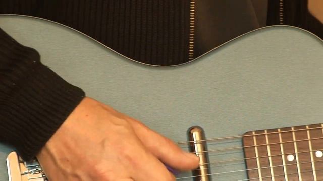 Danelectro U2 смотреть онлайн