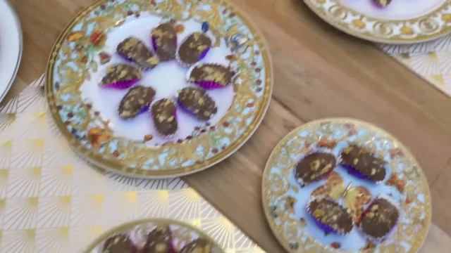 Almond London chocolates and a orange cake смотреть онлайн