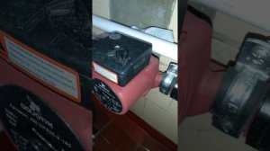 Возможная причина, насос отопления шумит.