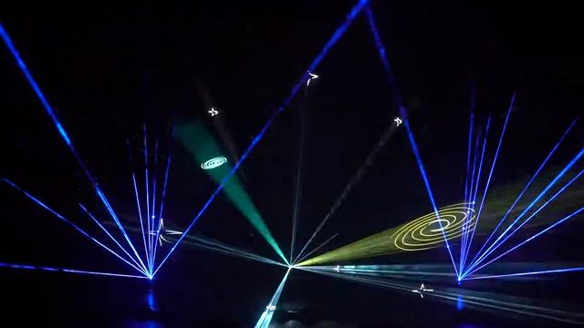 Лазерное шоу 3 Лазера МУЗЫКА смотреть онлайн
