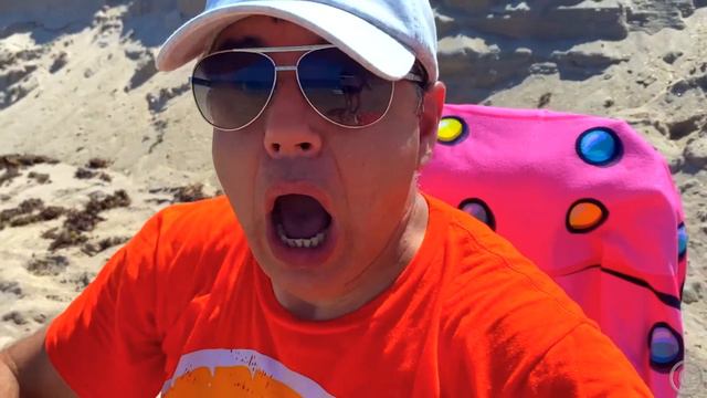 Nastya and a fun adventure on the beach with toys смотреть онлайн