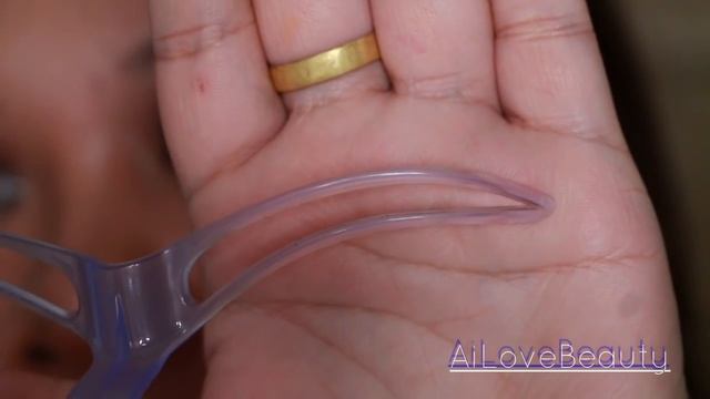 How to Use Eyebrow Template/Stensil + Demo смотреть онлайн