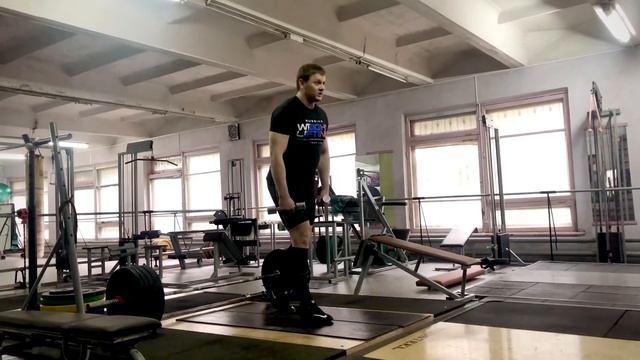 ЖЕНСКИЙ ФИТНЕС | КАК ДЕЛАТЬ ТЯГУ ГАНТЕЛЕЙ НА ОДНОЙ НОГЕ | ТЕХНИКА ВЫПОЛНЕНИЯ смотреть онлайн